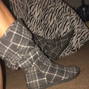 Roxy scrunchy boots size 7